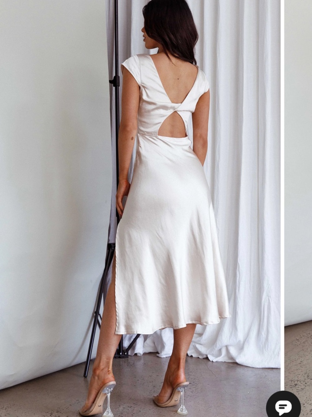 Selfie Leslie-Lucinda Twist Back Midi Dress Champagne - Picture 3 of 6